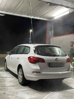 Predám Opel Astra J 1.6 81 kw r.v 2015 - 6