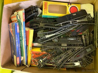 Vláčiky TT - dráha, mesto, budovy, stromy, príslušenstvo - 6