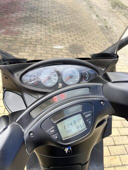 Piaggio X9 maxiskuter - 6