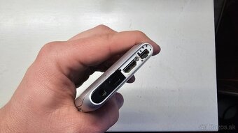 Retro mobil Nokia E7 - 6
