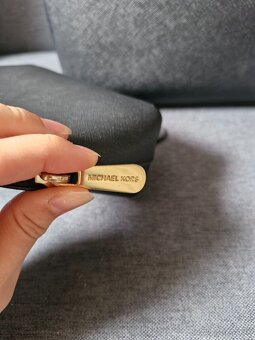 Suprava NOVA Michael Kors kozmeticka taska a cierno zlata ka - 6