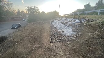 Slnečný pozemok 50m od Šíravy - 6