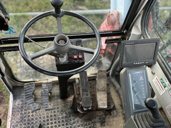 kolesovy bager Takeuchi TB70W - 6