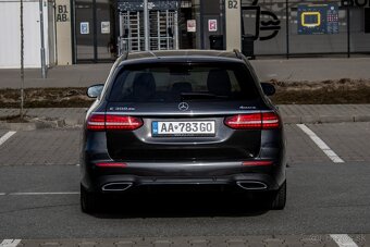Mercedes-Benz E trieda Kombi 300 de 4MATIC - 6