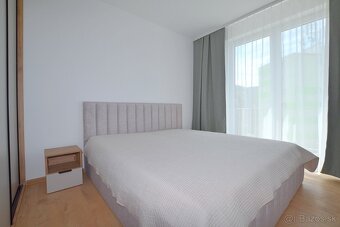 REZERVOVANÝ | 3 izbový byt, strešný s terasou - 6