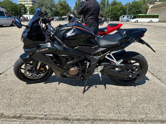 Honda cbr650r - 6