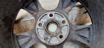 220/45 R17 letné - 6