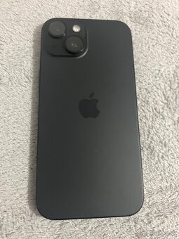 Predám Apple iPhone 15 128GB Black Známky používania - 6