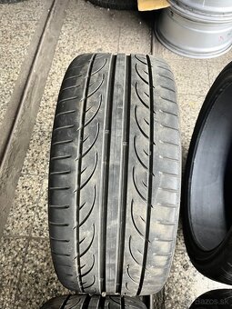 225/35 R19 - 6