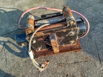 navijak 12v CBONE 12000lb 5.5T cena za komplet 150€ - 6