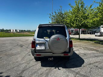 Mitsubishi Pajero - 6