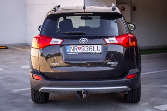 Toyota RAV4 2.2 l D-CAT Premium - 6
