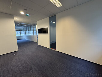Prenájom kancelárskeho priestoru 225 m² na ulici Galvaniho v - 6