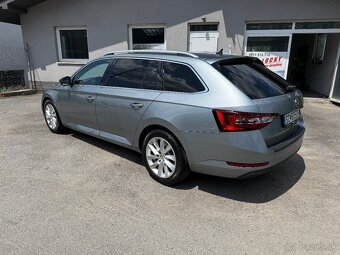 Skoda suoerb combi - 6