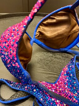 Súťažné plavky, topánky a doplnky - 6