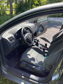 Volkswagen Golf - 6