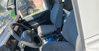 Land Rover Defender - 6