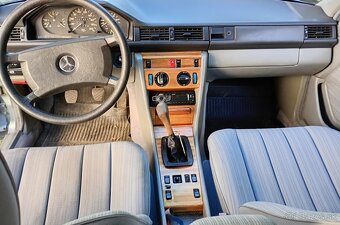 Mercedes-Benz W124 250D - 6