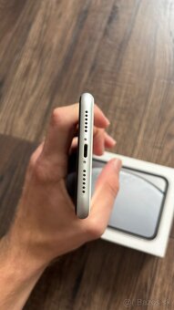 iPhone XR 128GB - biely + MagSafe kryt - 6