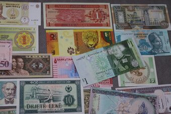 Unc bankovky mix svet 85 kusov/85 krajín - 6