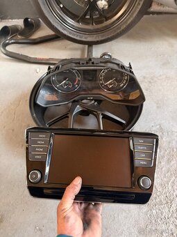 ROZPREDÁM ŠKODA SUPERB III COMBI 2.0 TDI – r. 2016 - 6