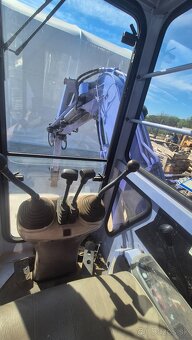 Na predaj Hitachi EX30UR-2 kompaktný pásový minibager na gum - 6