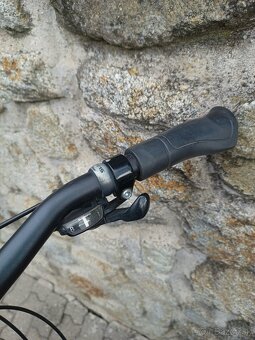 pohodlny damsky trekovy bicykel STEVENS, ram L - 6