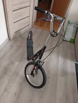 Kolobežka s nafukovacími kolesami pre dospelých a väčšie det - 6