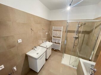 --REZERVOVANÝ-- 3 IZBOVÝ BYT , ZELENÉ VLČINCE, 84m2 - 6