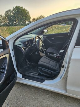 Hyundai i30 1.6 CRDi Family – spoľahlivé auto po servise - 6
