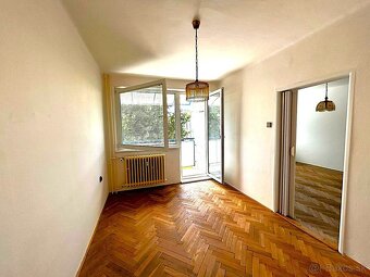 Prenájom slnečný 2-izbový TEHLOVÝ byt s loggiou, nezariadený - 6