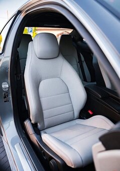 Mercedes Benz C350 - 6