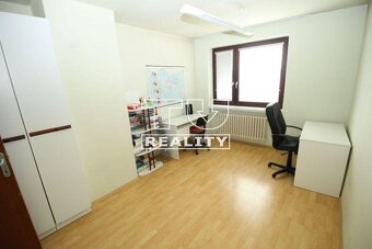 REZERVOVANÝ Na predaj dvojpodlažný RD Prievidza - 6