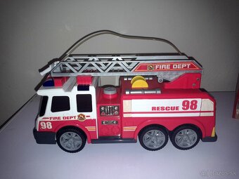 Hasičské auto s funkciami, stanica a helikoptéra - 6