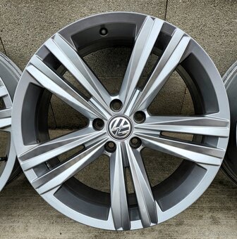 Predám orig. disky VW Sebring 5x112 R19 8.5J ET28 - 6