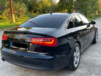 Audi A6 sedan 2,0 L - 6