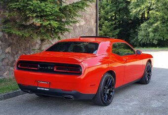 Predám Dodge Challenger 3.6 V6 - 6