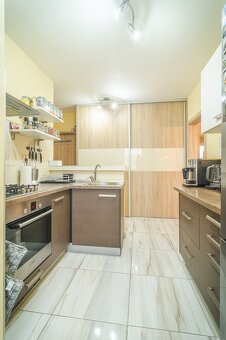 Útulný zariadený 2-izbový byt s balkónom na prenájom - 6