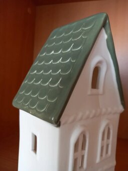 Keramický Led domček vysoký 22x10,5x8 cm - 6