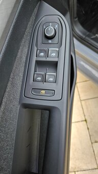 Volkswagen Golf Variant 1,5 TGI Life - 6