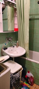 ČERVENÍK Na Predaj 2-podlažný RD s možnosťou autoservisu - 6