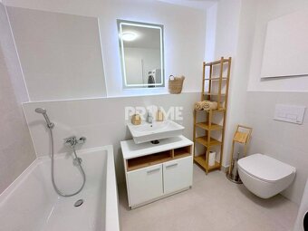 MODERNÝ 2i BYT, LOGGIA, VÝHĽAD NA BRAT.HRAD, PAKRING, KLINGE - 6