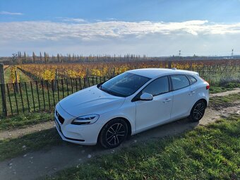 Volvo V40 D3; 2.0 diesel; Manual; r.v. 2018; Bratislava - 6