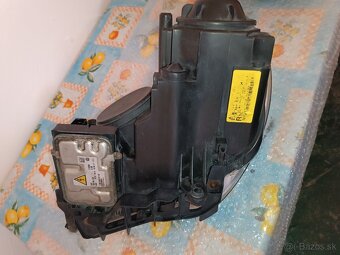 Bi-xenon svetlá Touran - 6