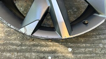 2 ks originálnych hliníkových diskov SEAT Tarraco FR – 20" - 6
