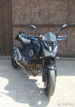 KAWASAKI Z800 - 6
