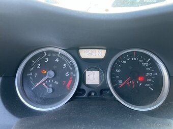 Renault Megane 1,6 benz. - 6