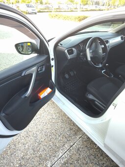 Predám Citroen C Elysee r.v. 06/2017 - 6