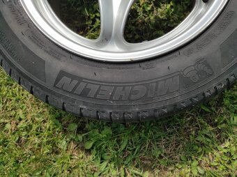 Predám disky spolu s pneu ako na fotkách - 6