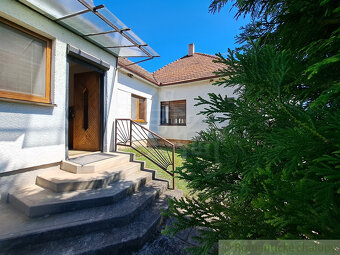 Dom v obci Štitáre v blízkosti lesa a zároveň s dobrou dos - 6